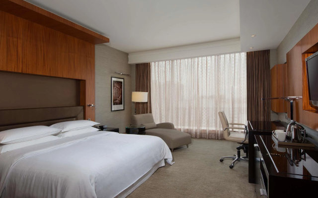 Sheraton Grand Bangalore Hotel at Brigade Gateway
