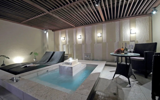 Design Hotel W Zip Club - Adults Only