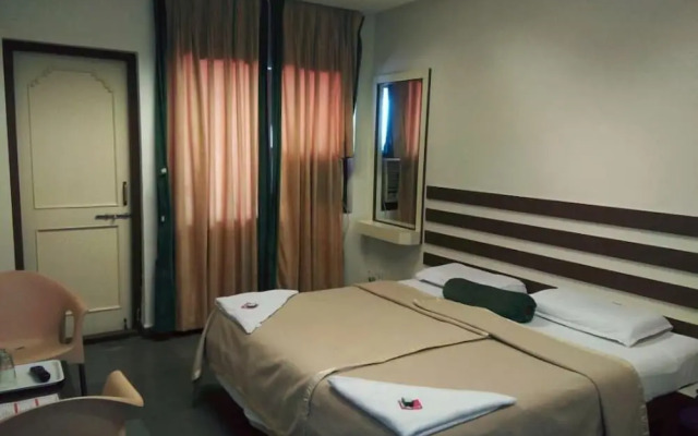 Dhanashree Hospitality - Bar,Restaurant & Lodging