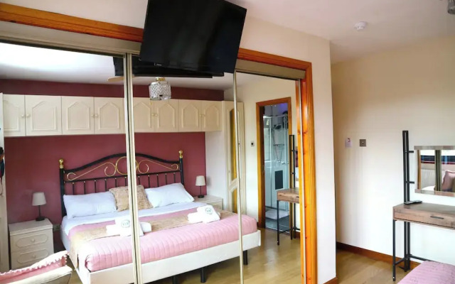 Edinburgh Mansion Retreat