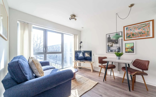 Cosy East London Retreat