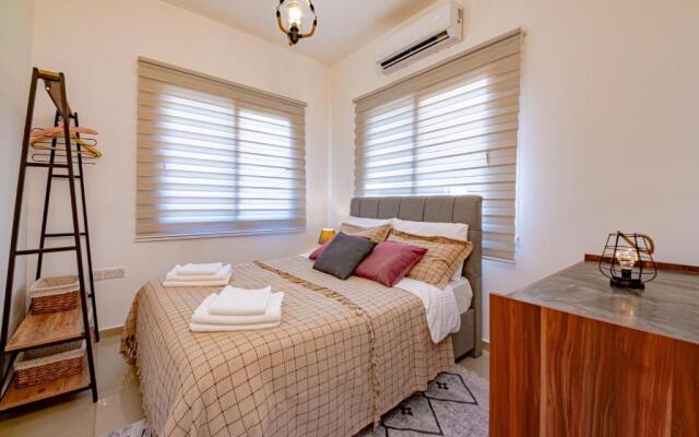 Luxury One-Bedroom Apartment with Private Garden Lukomorye E3