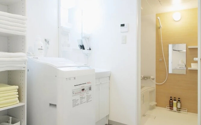 Yoshi Building 302