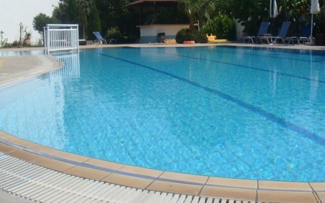 Theodorou Beach Hotel Apartments