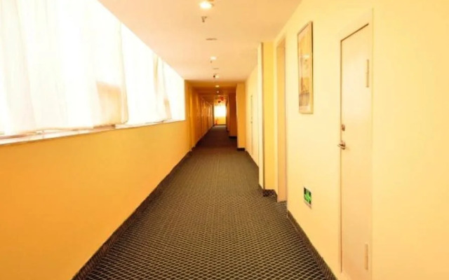 Hanting Express Dezhou Train Station