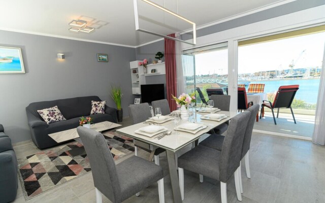Beautiful Apartment in Seget Donji With Wifi and 2 Bedrooms