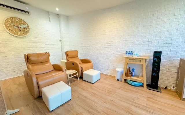 Apinya Resort Bangsarey