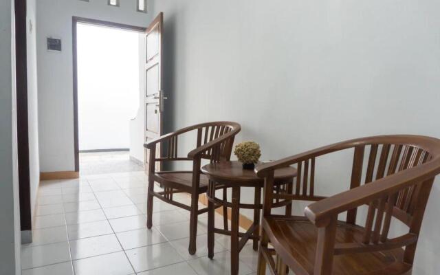 OYO 801 Hansa Homestay