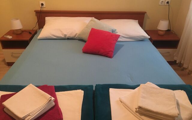 Apartment Tanja - comfortable and close to the sea A1 Tisno, Island Murter