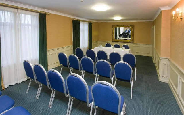 Lawlors Hotel