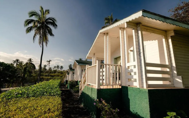 Cristal Itsandra Beach Hotel