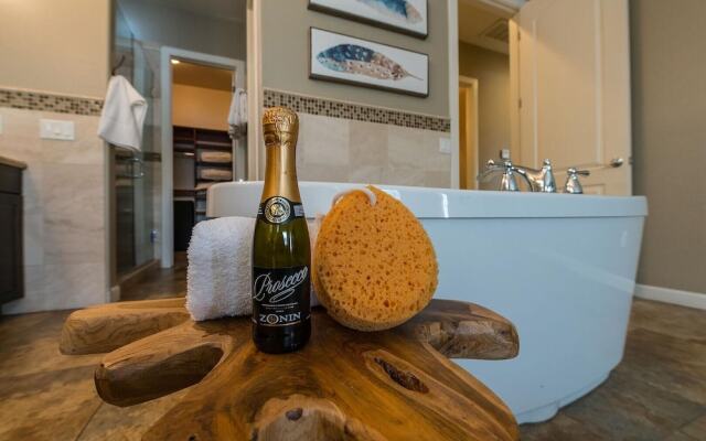 Pueblo Viejo by AvantStay | 5min Drive to Old Town - Sleeps 14