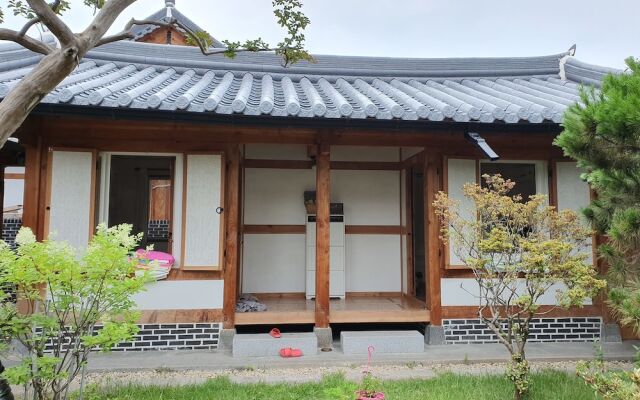 Jeonjuhanokvillage Sarangnamoo