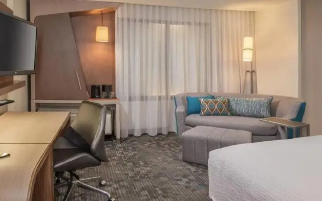 Courtyard by Marriott Hamilton