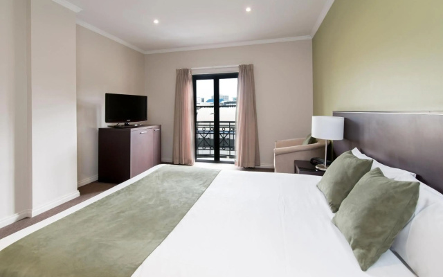 Frome Apartments