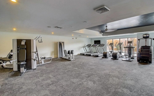 FRONTDESK Berkshire Dilworth Apts Midtown Charlotte