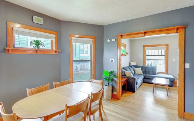 Walk to Nightlife District! Omaha Benson Bungalow