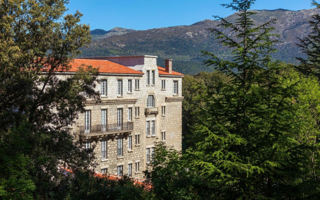 Отель Domaine Le Mouflon d'Or