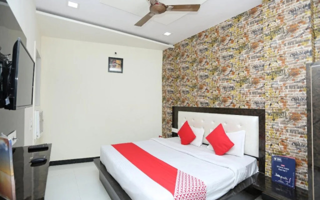 Royal Hotel by Oyo
