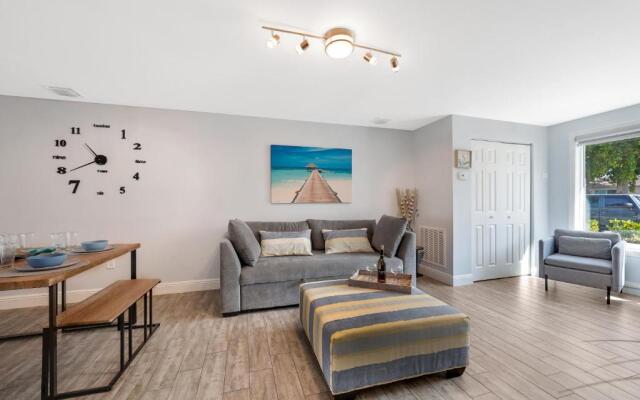 Sunny Waterside B in Dania Beach