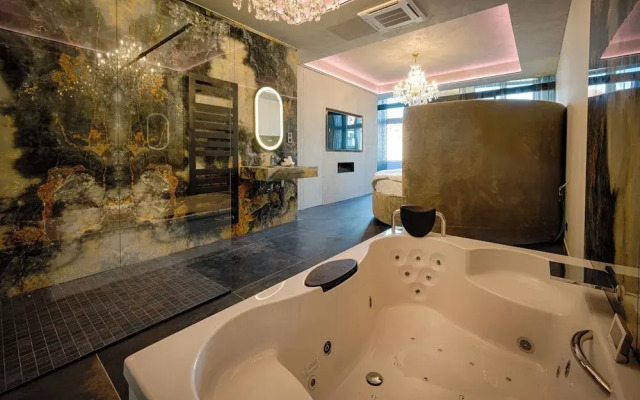 Agora Wellness suites