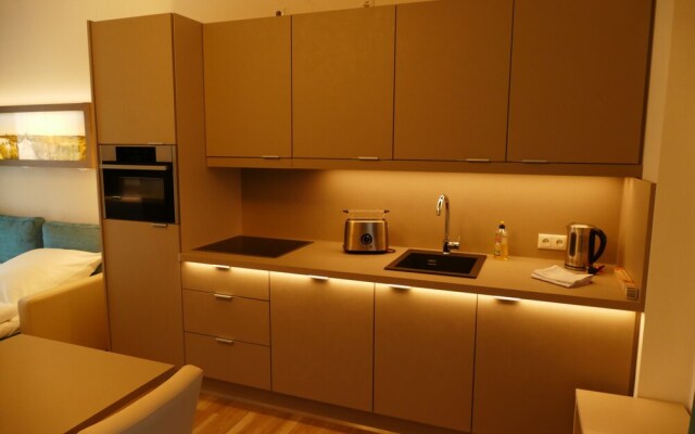Meyn's Apartments & Hotel