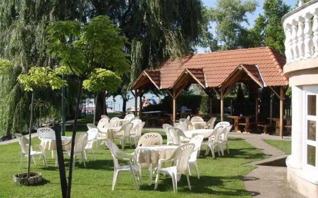 Aranyhid Üdülö