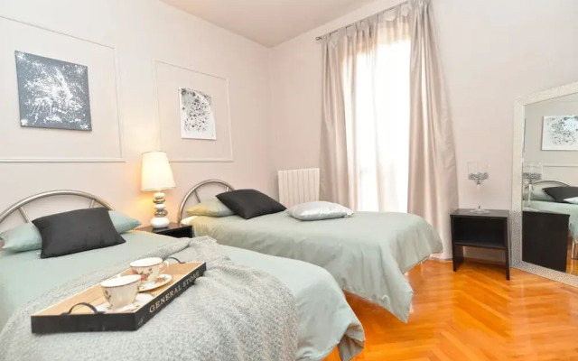 Apartment 843