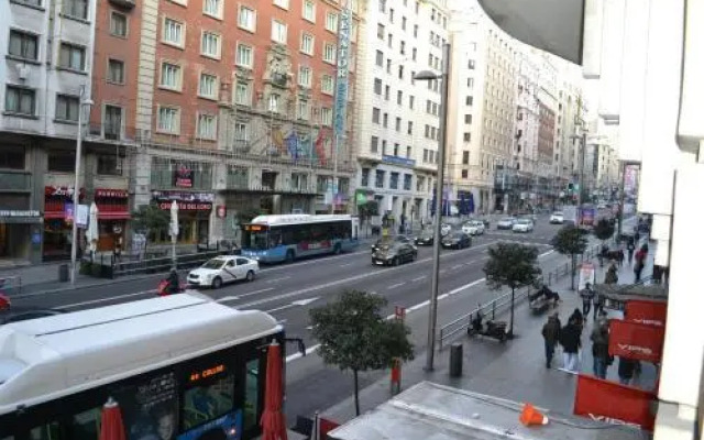 Room Gran Vía Apartments