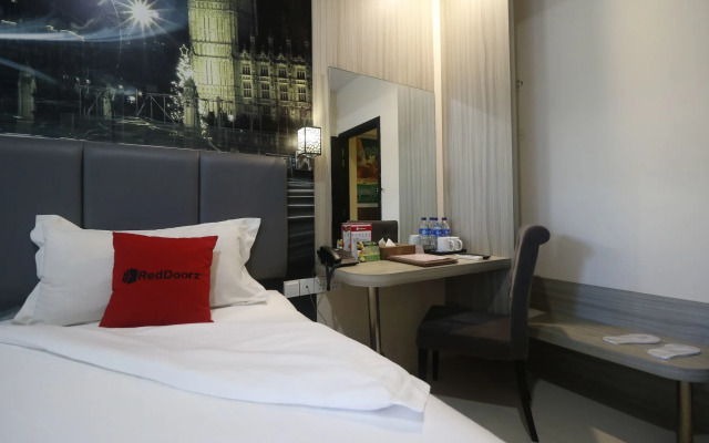 RedDoorz Plus @ Tanjung Uncang Batam