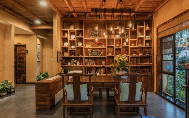 Yunshang Grassland Fengsheng three time hot spring holiday villa