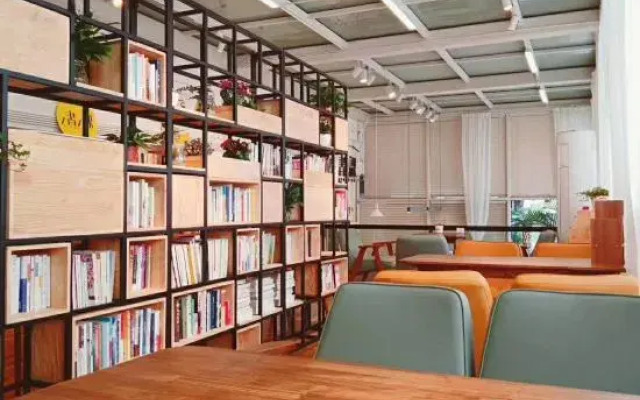 Poltton International Service Apartment