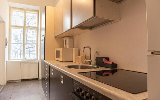 Central 3BR Shared Apartment - Bookable in Lockdown