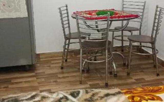 POP HOME 70396 Guptas Homestay