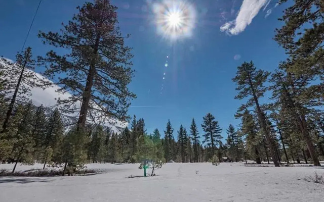 3901 Azure Avenue by RedAwning