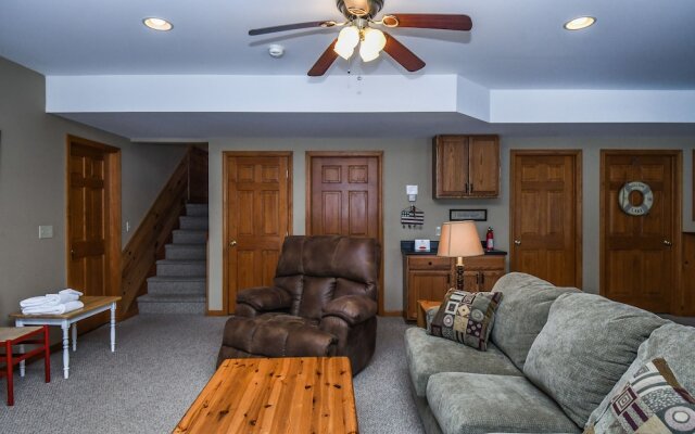 Lake House 4 Bedroom House