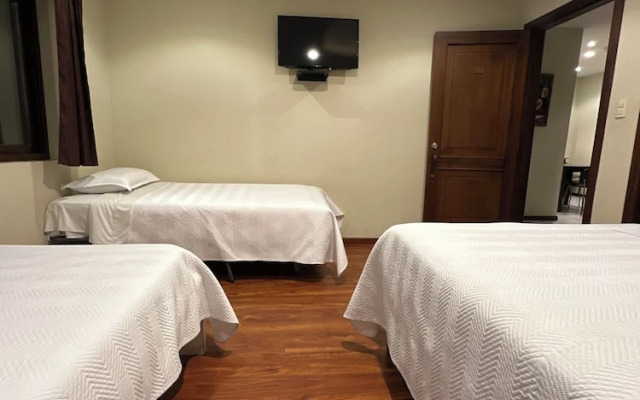 Hotel & Suites El Quijote