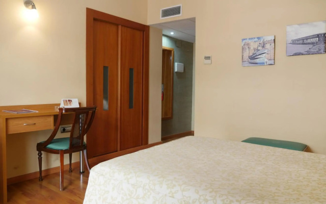 Hotel Rusadir