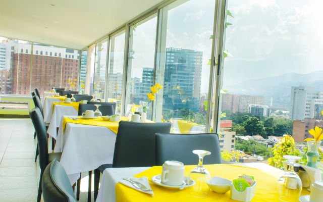 Aparta Suites Torre Poblado