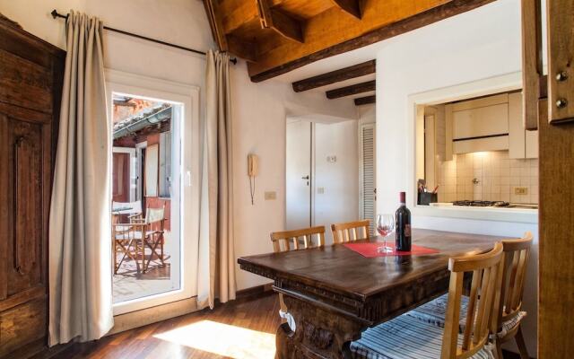 Amazing Apartment With Terrace In Piazza Del Fico, Close Piazza Navona