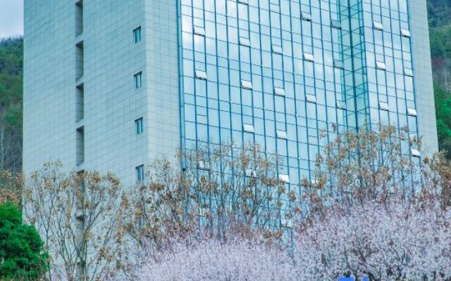 A Fu Er Lian Suo Jiu Dian