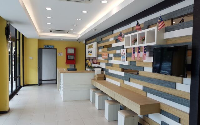 AL 33 Hotel Ayer Keroh