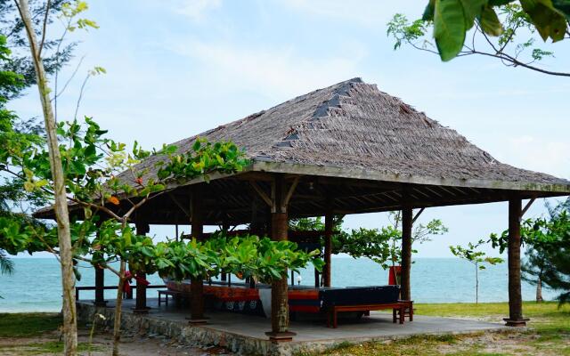 Capital O 399 Kelayang Beach Hotel