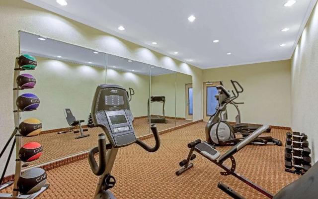 La Quinta Inn & Suites Cleburne