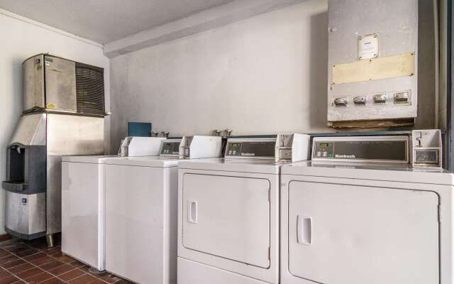 Suburban Studios Brunswick I-95