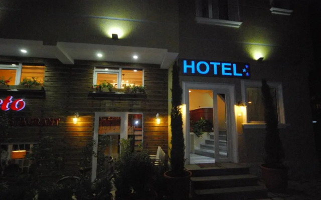 Hotel Town House