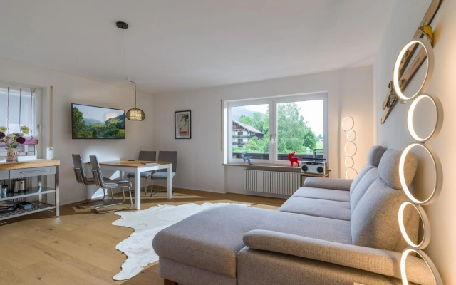 Moderner Ferienwohnung mit 2 Schlafzimmer und großen Balkon