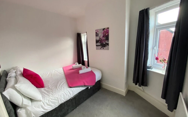 Blackpool Abode - Ansdell House