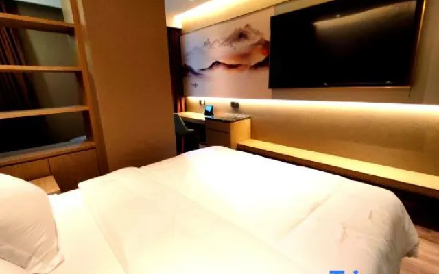 Weiting Hotel (Shanghai Xinhua Hospital Jiangpu Road Subway Station Branch)