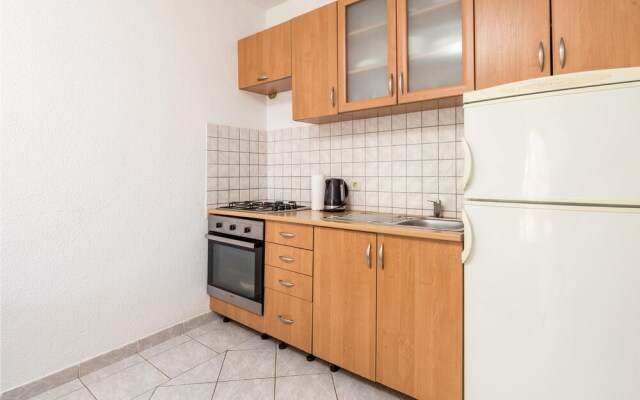 Beautiful Apartment in Vidalici With Wifi and 1 Bedrooms